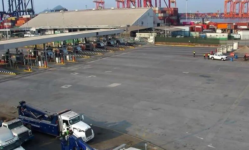El puerto de Manzanillo, México, vuelve a estar paralizado debido a una huelga.